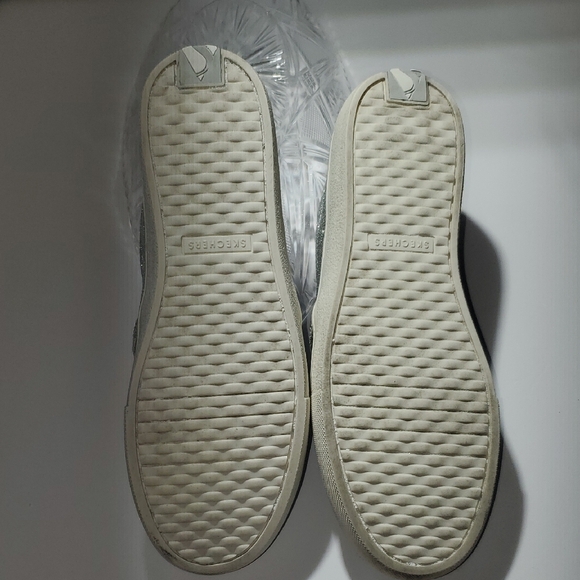 Skechers Women's Sparkle Slip-On Sneakers - Silver - Picture 3 of 4